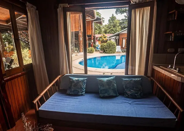 Poolside Unit At Beachfront Unit 6 * Sámara