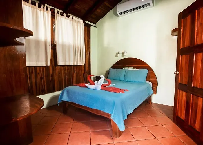 Poolside Unit At Beachfront Unit 6 Apartamento *